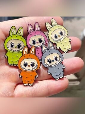 5 x The Monsters- LABUBU - Enamel Pin Badge